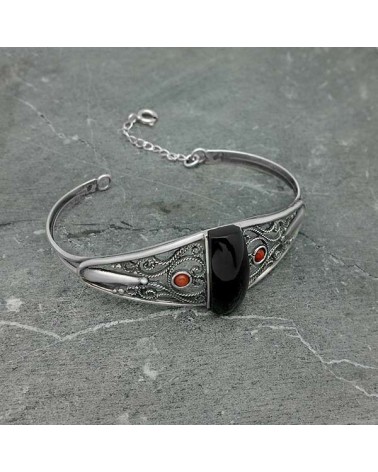 Brazalete de Plata Fink con Azabache y Coral "Diseño Cuadrado" ✨