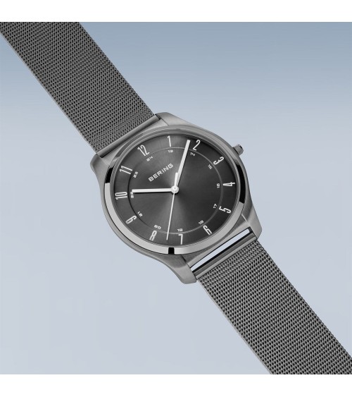 Reloj BERING Ultra Slim 18340-377: Acero Inoxidable Gris y Esfera Sunray (Hombre)