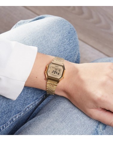 Casio LA680WEGA-9ER Vintage Series: Reloj Digital Dorado para Mujer | Joyería Onix Lugo
