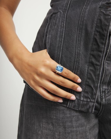 Anillo Uno de 50 Núcleo Cristal Azul