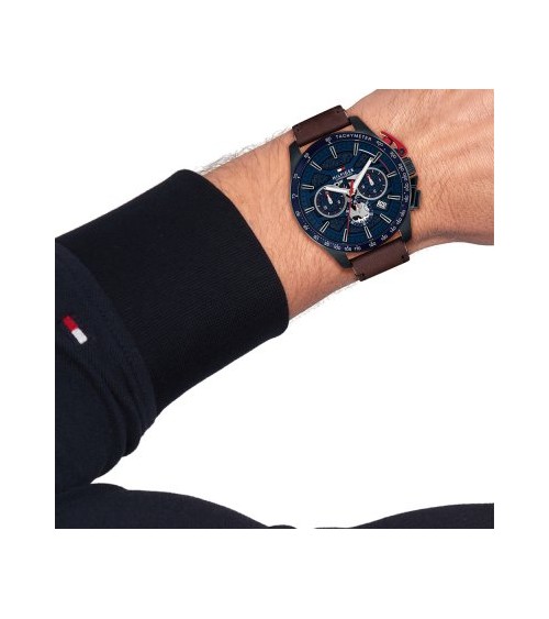 Reloj Tommy Hilfiger Bank Hombre Caja Negra y Correa Marron